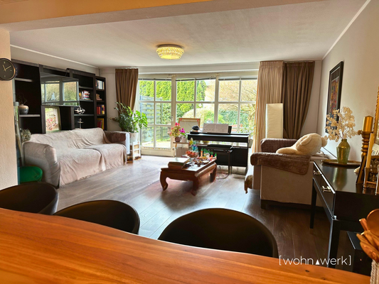 Wohnzimmer mit Blick aus dem Esszimmer