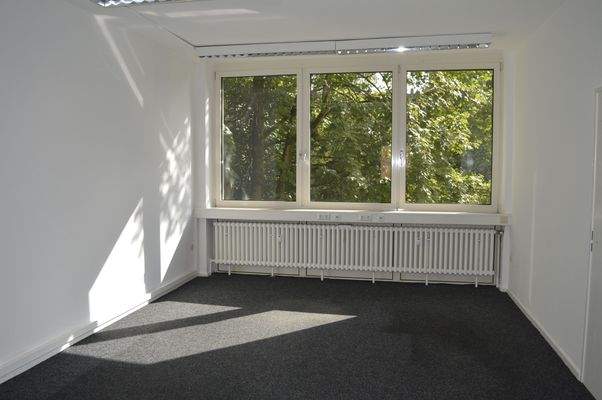 Kieler Straße 63_1.OG links mitte 4.JPG