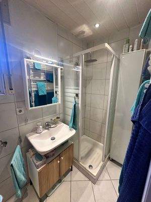 Gäste-WC mit Dusche