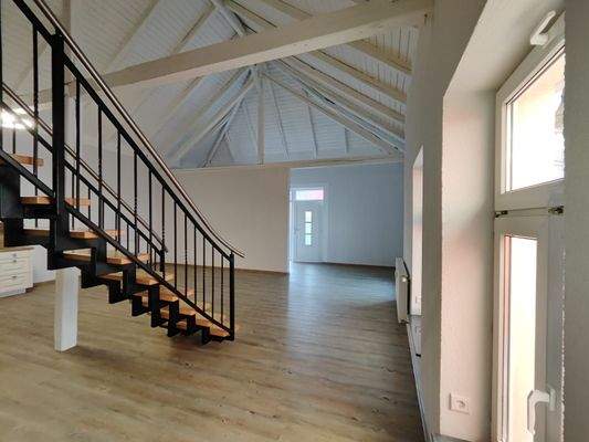 Foto Wohnbereich und Einbauküche 3.jpeg