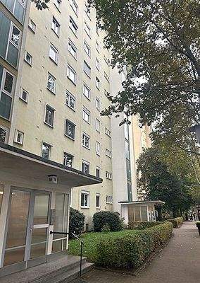 Eingang/Straßenseite