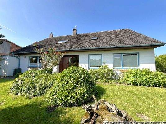 Straßenansicht Sommer