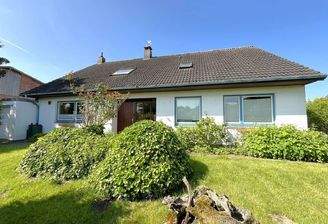 Straßenansicht Sommer