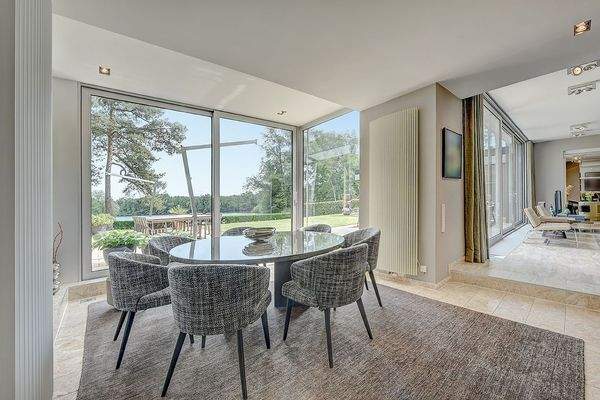 Esszimmer mit Seeblick