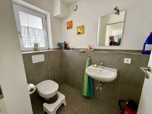 Wohnhaus EG: Gäste-WC