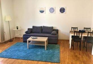 Wohnzimmer mit Ausziehcouch