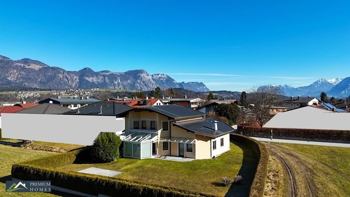 KUNDL - Einfamilienhaus - Hausansicht mit Gartenfläche
