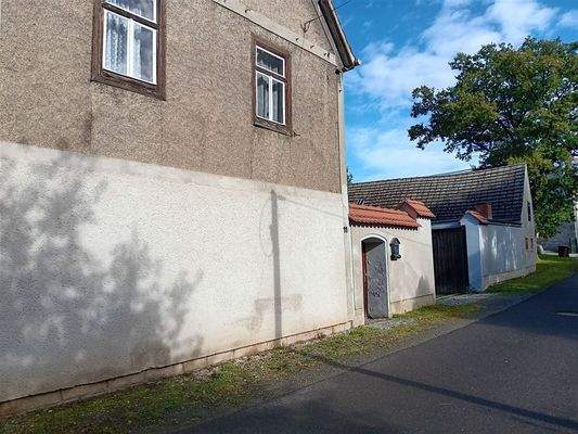 Ansicht mit Toreinfahrt