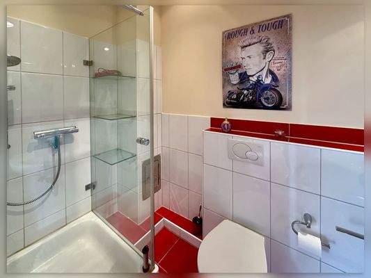 Duschbad im Spitzboden