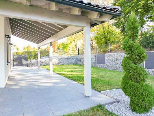 Überdachte Terrasse