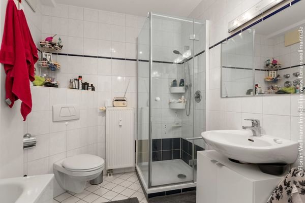 Badezimmer (6,64m² ) mit Dusche ...