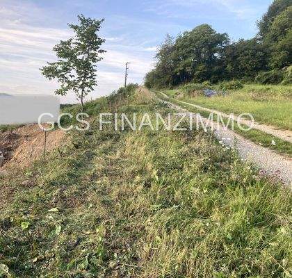 Weg oberhalb Grundstück