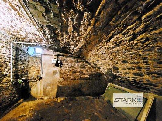 UG Gewölbekeller 2.jpg