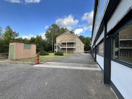 Gebäude ca. 1.000 m² 35 Räume