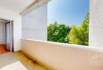 Balkon mit Blick ins Grüne