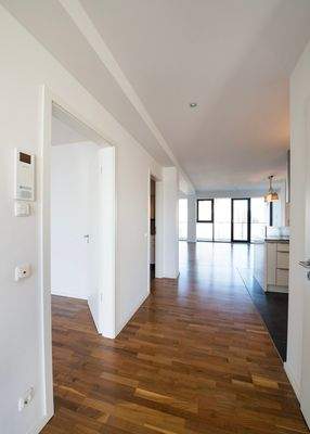 Flur mit Blick in das Wohnzimmer