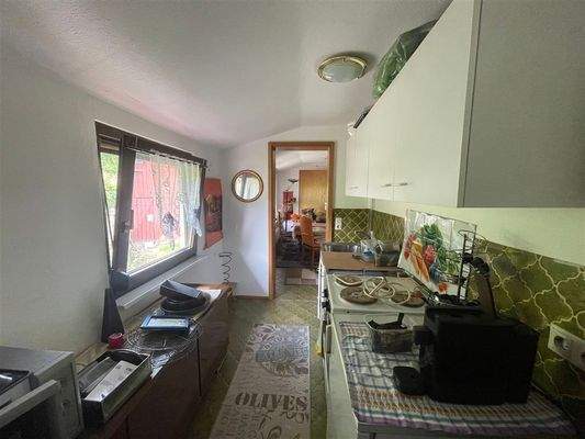 DG: Küchenzeile (Weitwinkelaufnahme)