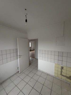 Leere Küche mit Fliesen