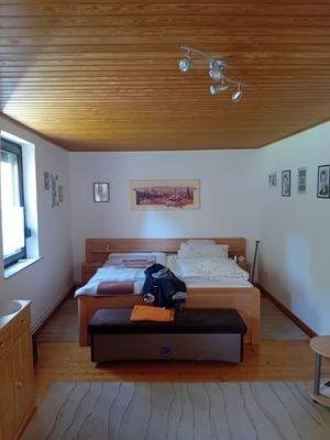 Schlafzimmer im EG.jpg