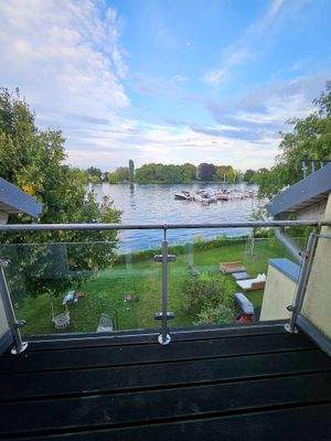 DG Balkon mit Wasserblick.jpg