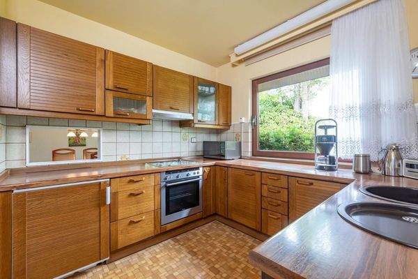 Voll ausgestattete Küche