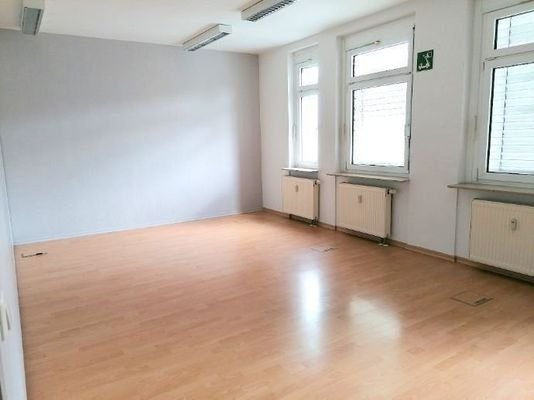 ca. 28 m² großes Zimmer