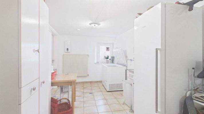 CAM04238G0-PR0051-STILL001