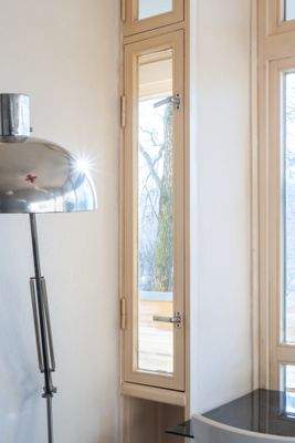 Detail: Durchreiche zur Küche