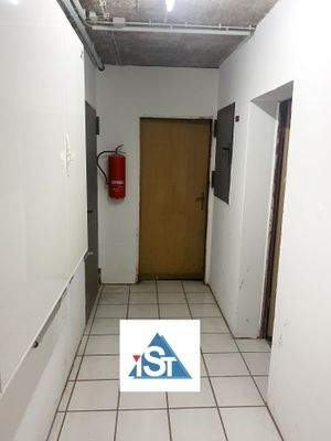 Kellergeschoss Flur.jpg