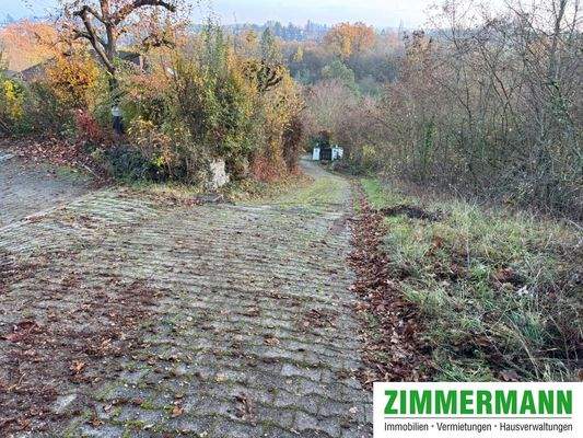 Zufahrt / Teilansicht