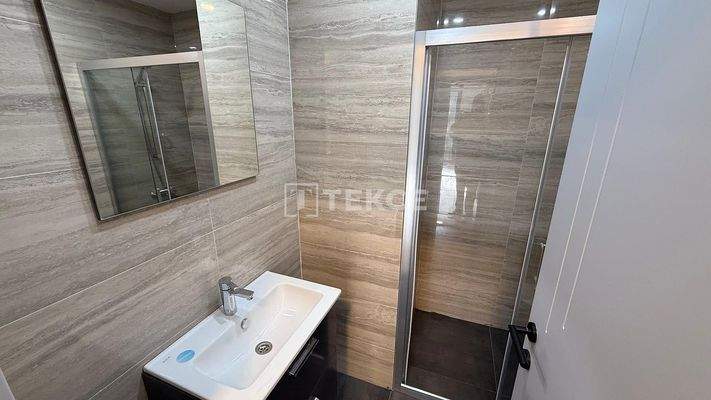 Panoramic Views Apartments in a Complex with a Pool in İzmir