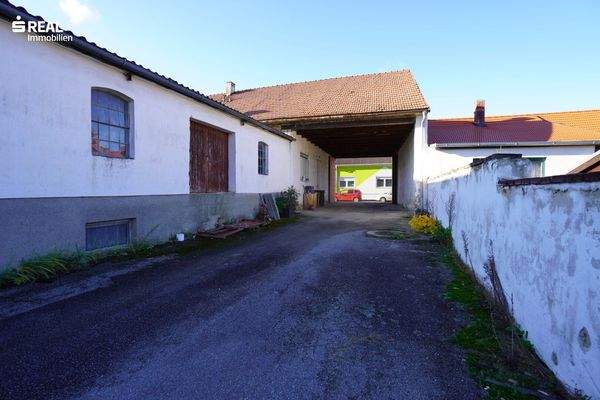 Einfahrt Grundstück 1