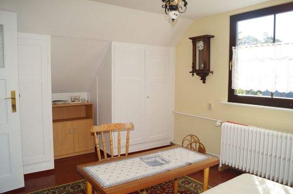 Vorderhaus OG Zimmer hinter Bad