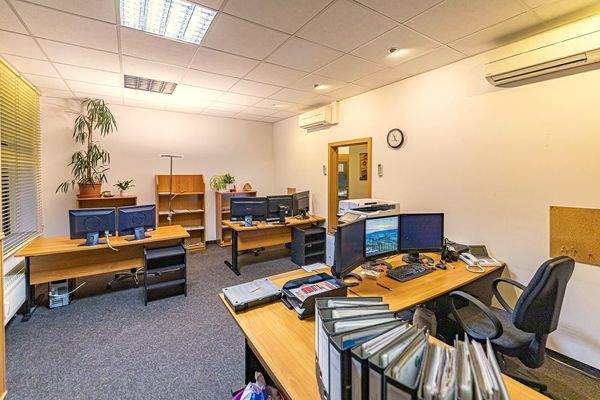 15 Büro.jpg