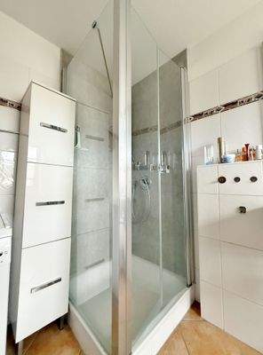 mit separater Dusche