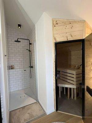 Wellnessbad, Sauna, Dusche 