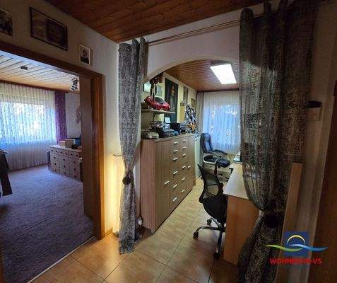 Kleine Bürobereich im Flur