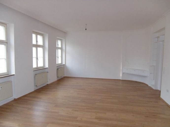 3-Zimmer-Altbau-Wohnung mit Einbauküche und Balkon im Zentrum Bamberg