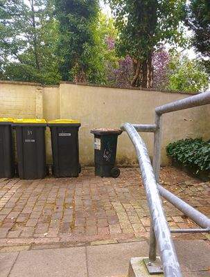 Hof, Kelleraufgang.jpg