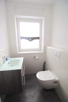 Gäste-WC je Etage (3x im Haus)