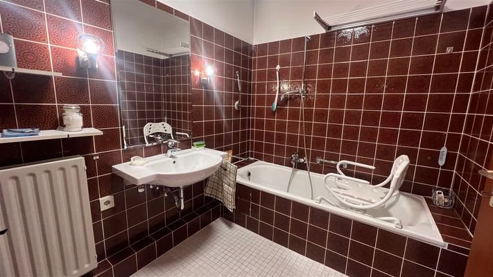 Bad 1. OG mit Badewanne
