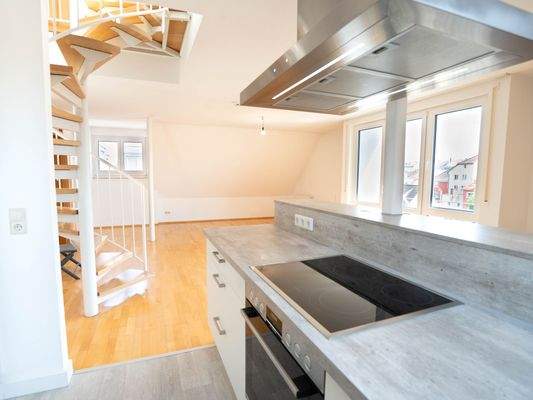 Einbauküche mit Wohn- Esszimmer