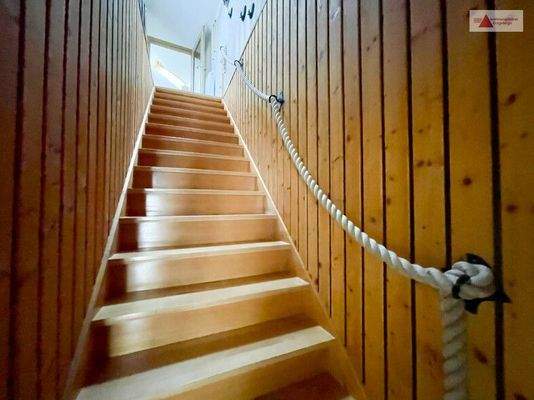 Treppenaufgang zur Hauptwohnung