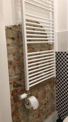 Bad mit Heizkörper