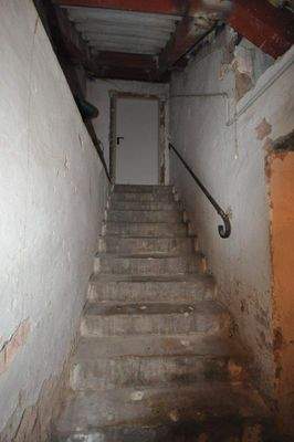 42 Zugang zum Keller 1.JPG
