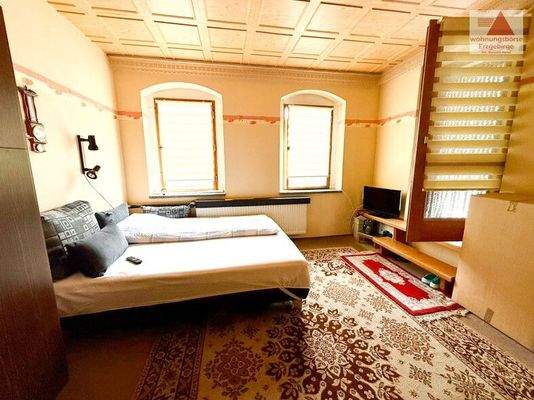 Schlafzimmer mit Ausgang zur Terrasse OG