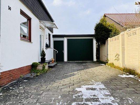 Außenansicht Hoffläche / Garage