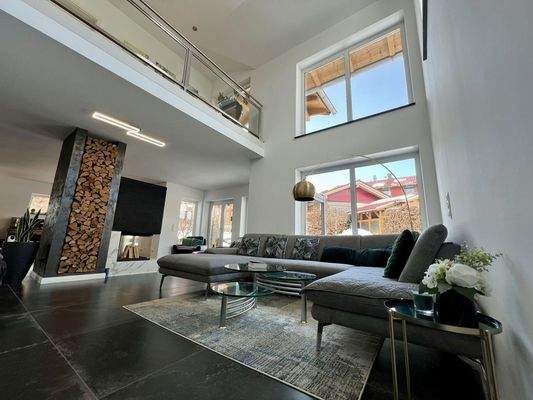 Wohnzimmer mit Galerie 