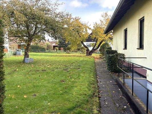 das großzügige Grundstück