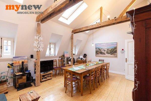 ...im Dach bis in den Giebel hoch